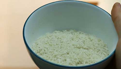 KoMo rice grinding
